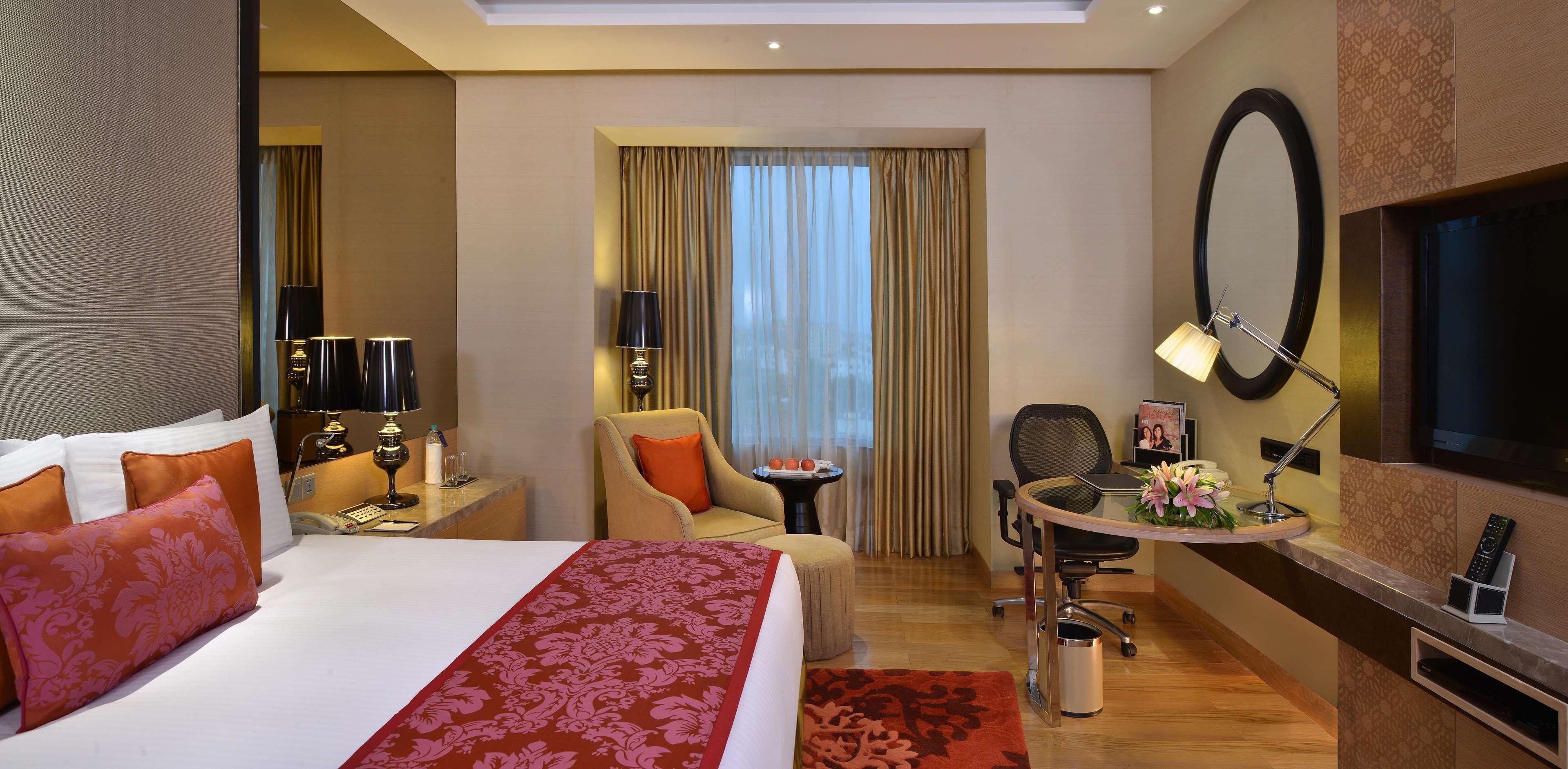 Radisson Blu Jaipur Hotel Exterior photo