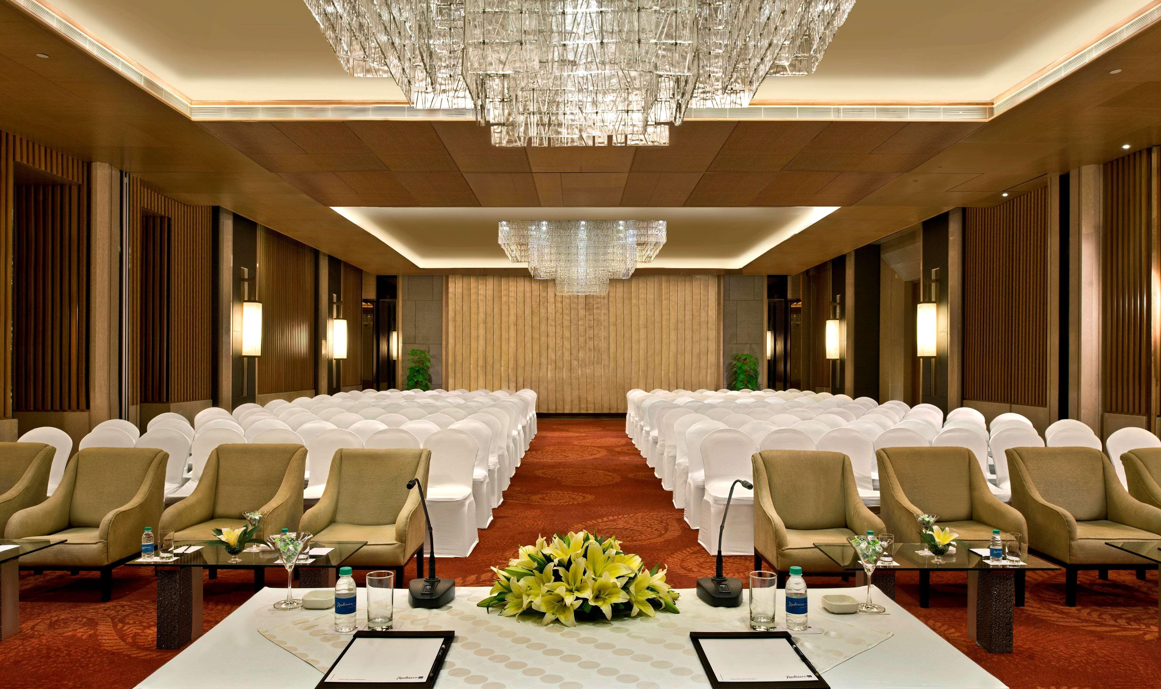 Radisson Blu Jaipur Hotel Exterior photo