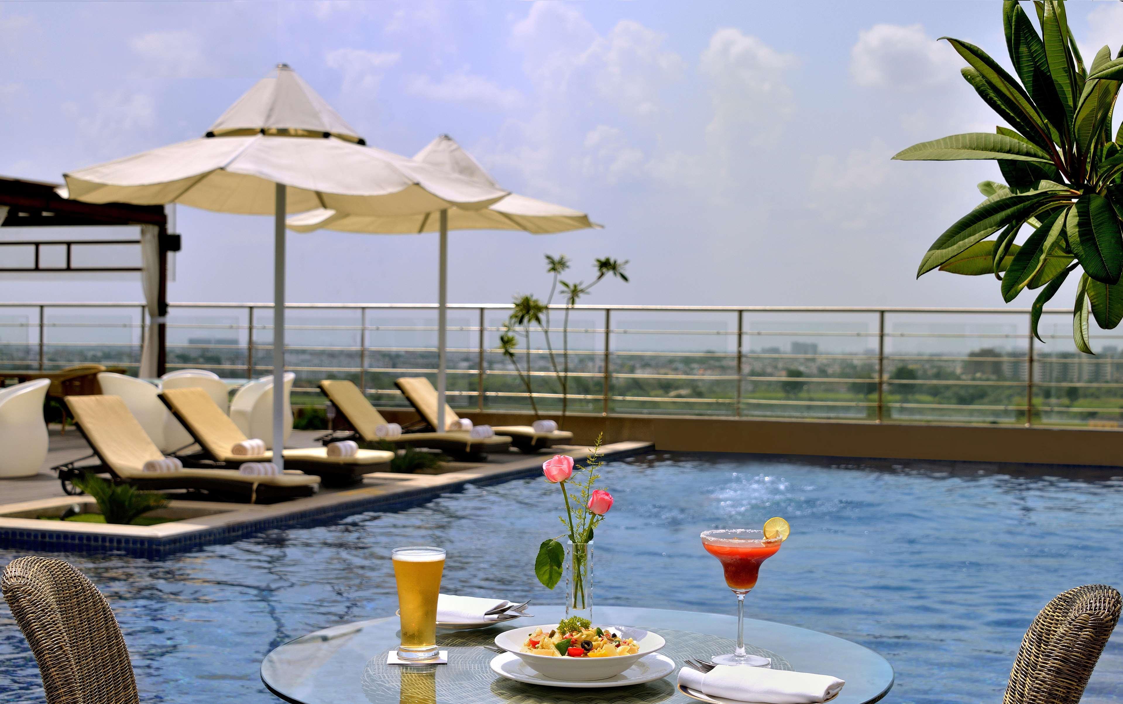 Radisson Blu Jaipur Hotel Exterior photo