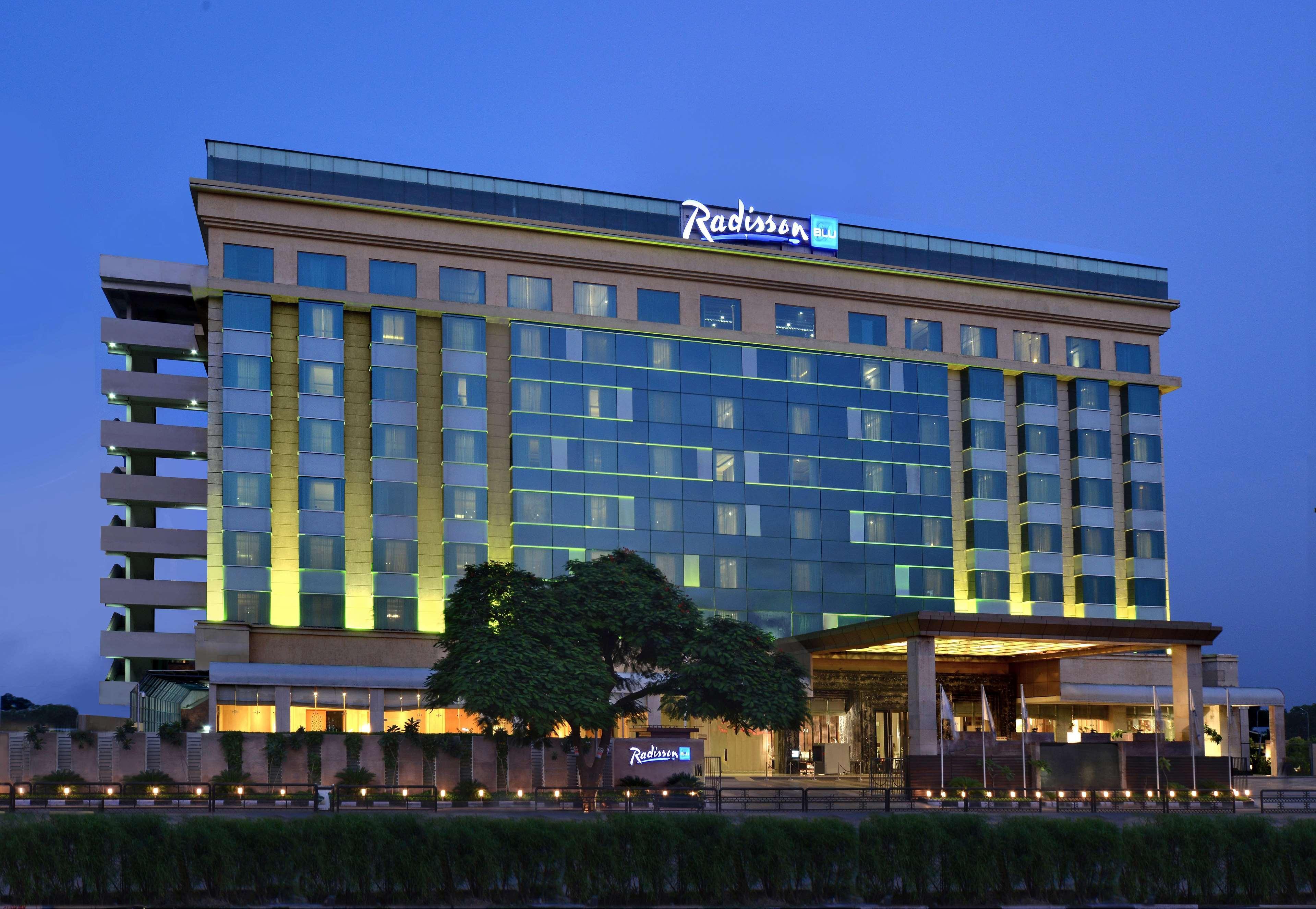 Radisson Blu Jaipur Hotel Exterior photo
